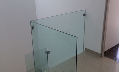 EN VENTA CASA EN BOSQUE SERENO RESERVA COUVET (NUEVA)  AL SUR PONIENTE