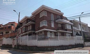 Casa de Venta Rentera – Las Pencas 3 Departamentos. Produce $ 1200 mensual.