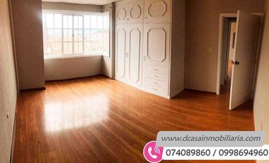 Casa de Venta Rentera – Las Pencas 3 Departamentos. Produce $ 1200 mensual.