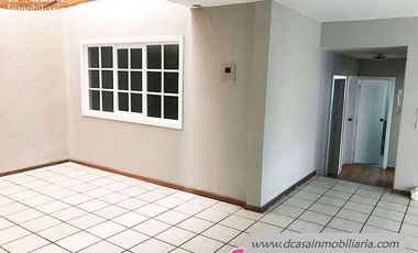 Casa de Venta Rentera – Las Pencas 3 Departamentos. Produce $ 1200 mensual.