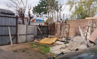 VIVIENDA MULTIFAMILIAR EN LOSA, DE 8 X 13 EN DOS PLANTAS,  4 DEPARTAMENTOS, 180 M2 CUBIERTOS, ESTADO GENERAL BUENO, OPORTUNIDAD