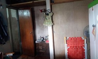 VIVIENDA MULTIFAMILIAR EN LOSA, DE 8 X 13 EN DOS PLANTAS,  4 DEPARTAMENTOS, 180 M2 CUBIERTOS, ESTADO GENERAL BUENO, OPORTUNIDAD