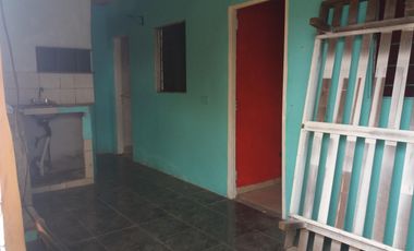 VIVIENDA MULTIFAMILIAR EN LOSA, DE 8 X 13 EN DOS PLANTAS,  4 DEPARTAMENTOS, 180 M2 CUBIERTOS, ESTADO GENERAL BUENO, OPORTUNIDAD