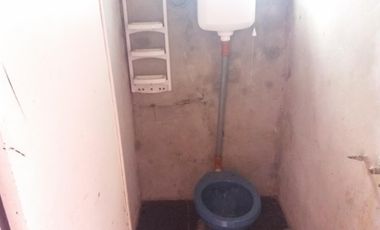 VIVIENDA MULTIFAMILIAR EN LOSA, DE 8 X 13 EN DOS PLANTAS,  4 DEPARTAMENTOS, 180 M2 CUBIERTOS, ESTADO GENERAL BUENO, OPORTUNIDAD