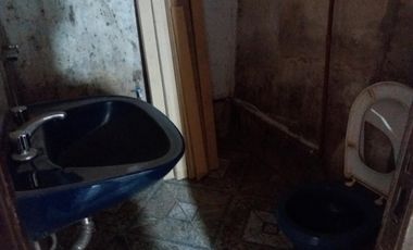 VIVIENDA MULTIFAMILIAR EN LOSA, DE 8 X 13 EN DOS PLANTAS,  4 DEPARTAMENTOS, 180 M2 CUBIERTOS, ESTADO GENERAL BUENO, OPORTUNIDAD