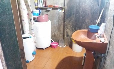 VIVIENDA MULTIFAMILIAR EN LOSA, DE 8 X 13 EN DOS PLANTAS,  4 DEPARTAMENTOS, 180 M2 CUBIERTOS, ESTADO GENERAL BUENO, OPORTUNIDAD