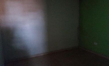 VIVIENDA MULTIFAMILIAR EN LOSA, DE 8 X 13 EN DOS PLANTAS,  4 DEPARTAMENTOS, 180 M2 CUBIERTOS, ESTADO GENERAL BUENO, OPORTUNIDAD