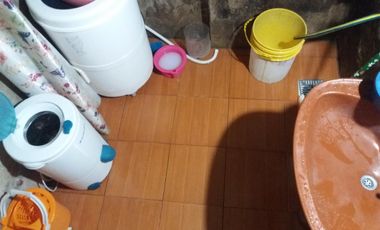 VIVIENDA MULTIFAMILIAR EN LOSA, DE 8 X 13 EN DOS PLANTAS,  4 DEPARTAMENTOS, 180 M2 CUBIERTOS, ESTADO GENERAL BUENO, OPORTUNIDAD