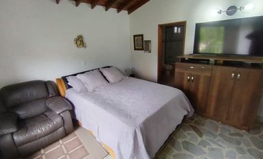 casa en arriendo en la tablaza. Cod A9432620