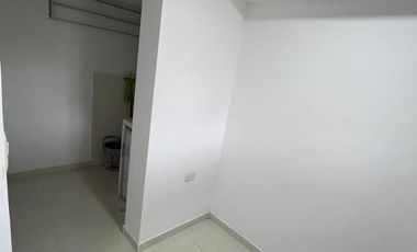 apartamento en arriendo en prados del este. Cod A3430