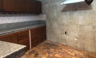 Casa de arriendo en Ricardo Muñoz y 10 de Agosto – código:18577