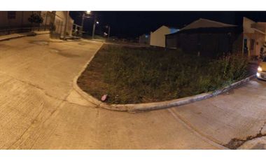 Se vende lote esquinero en barrio Vallejo, Montería