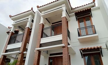 RUMAH ETNIK 2 LANTAI DEKAT PUSAT KOTA JOGJA