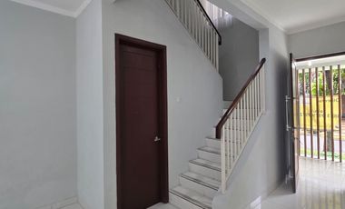 Disewakan Rumah  Bagus Siap Huni Di Cluster Discovery Fiore Bintaro Jaya