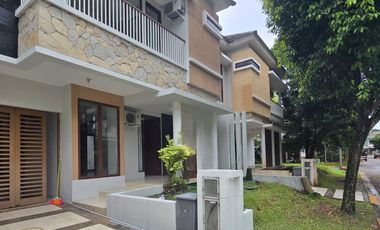 Disewakan Rumah  Bagus Siap Huni Di Cluster Discovery Fiore Bintaro Jaya