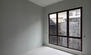 Disewakan Rumah  Bagus Siap Huni Di Cluster Discovery Fiore Bintaro Jaya
