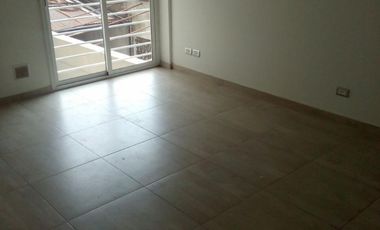 DPTO EN VENTA 2 AMBIENTES CON COCHERA, J. L. SUAREZ