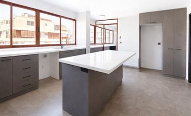 Departamento en venta de 4 dorm.+ 4 baños en Vitacura