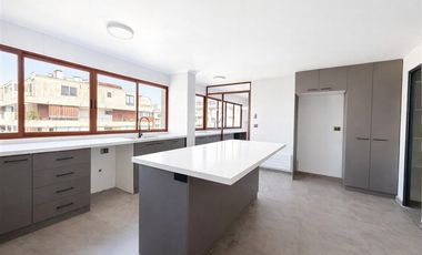Departamento en venta de 4 dorm.+ 4 baños en Vitacura