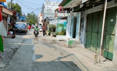 Rumah siap huni luas 213m2 Jembatan Lima Tambora Jakarta Barat