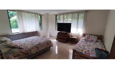 Se vende casalote de 1518 M2 en 330 mill en La Mesa Cund, COL.