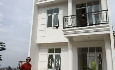 RUMAH DEKAT UPI CIBIRU 14 MENIT