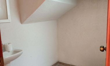 VENTA Casa Nueva, 3 o 4 recamaras, 2 estacionamientos, cisterna, 3 niveles.