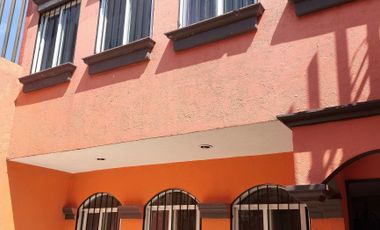 VENTA Casa Nueva, 3 o 4 recamaras, 2 estacionamientos, cisterna, 3 niveles.