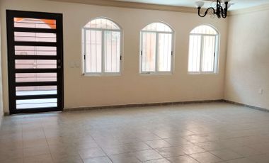 VENTA Casa Nueva, 3 o 4 recamaras, 2 estacionamientos, cisterna, 3 niveles.