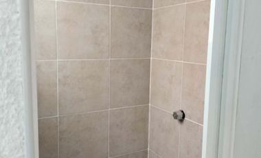VENTA Casa Nueva, 3 o 4 recamaras, 2 estacionamientos, cisterna, 3 niveles.