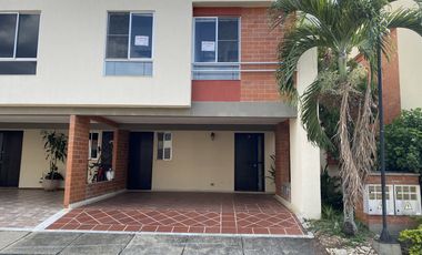 casa en venta en alfaguara. Cod V17378