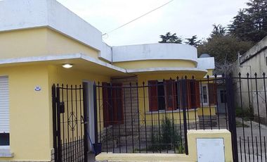 Casa en venta - 2 Dormitorios 2 Baños - 550Mts2 - Villa Arrieta, Olavarria