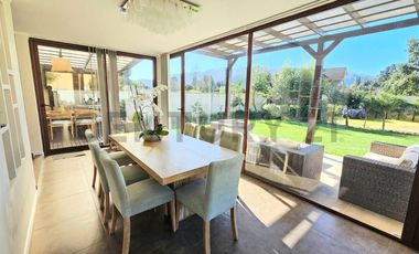 Venta Casa 4D 3B 3E y Quincho, Valle Mitrinhue, Km 21
