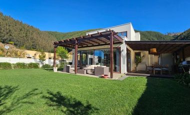 Venta Casa 4D 3B 3E y Quincho, Valle Mitrinhue, Km 21