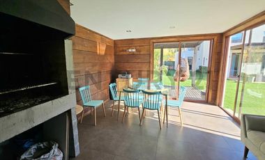 Venta Casa 4D 3B 3E y Quincho, Valle Mitrinhue, Km 21