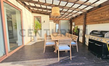 Venta Casa 4D 3B 3E y Quincho, Valle Mitrinhue, Km 21