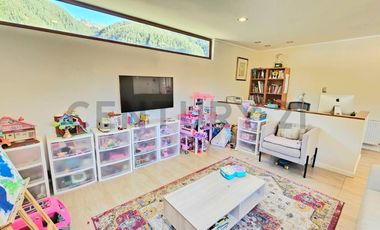 Venta Casa 4D 3B 3E y Quincho, Valle Mitrinhue, Km 21