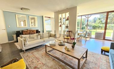 Venta Casa 4D 3B 3E y Quincho, Valle Mitrinhue, Km 21