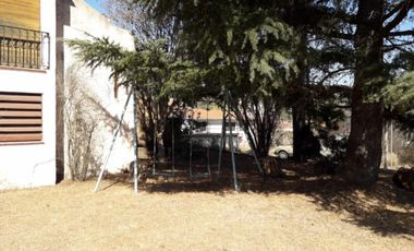 CHALET AMPLIO CON GRAN PARQUE. PISCINA. CANCHA DE PADLE. 4 DORMITORIOS