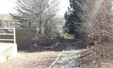 CHALET AMPLIO CON GRAN PARQUE. PISCINA. CANCHA DE PADLE. 4 DORMITORIOS