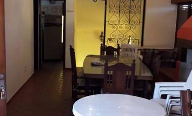 CHALET AMPLIO CON GRAN PARQUE. PISCINA. CANCHA DE PADLE. 4 DORMITORIOS