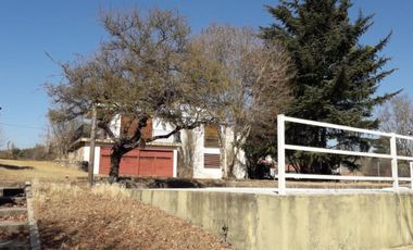 CHALET AMPLIO CON GRAN PARQUE. PISCINA. CANCHA DE PADLE. 4 DORMITORIOS