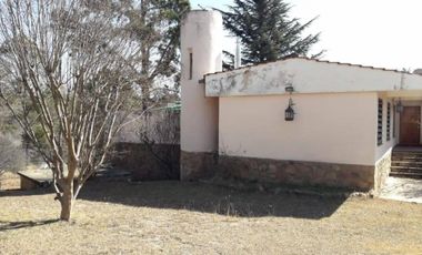 CHALET AMPLIO CON GRAN PARQUE. PISCINA. CANCHA DE PADLE. 4 DORMITORIOS