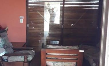 CHALET AMPLIO CON GRAN PARQUE. PISCINA. CANCHA DE PADLE. 4 DORMITORIOS