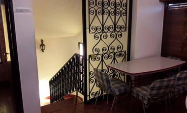 CHALET AMPLIO CON GRAN PARQUE. PISCINA. CANCHA DE PADLE. 4 DORMITORIOS