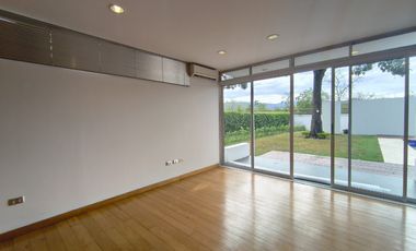 casa en venta en el portico. Cod V31501