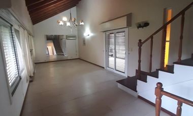 VENTA Hermoso chalet Bo El Cortijo Viejo, con 2400 metros de lote