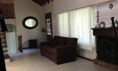 VENTA Hermoso chalet Bo El Cortijo Viejo, con 2400 metros de lote