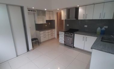 VENTA Hermoso chalet Bo El Cortijo Viejo, con 2400 metros de lote