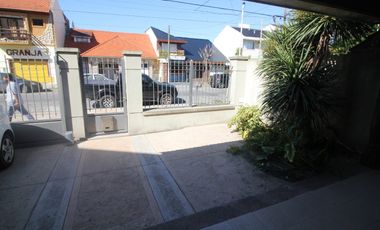 Hermoso Chalet a pasos del Mar, La Perla Mar del Plata